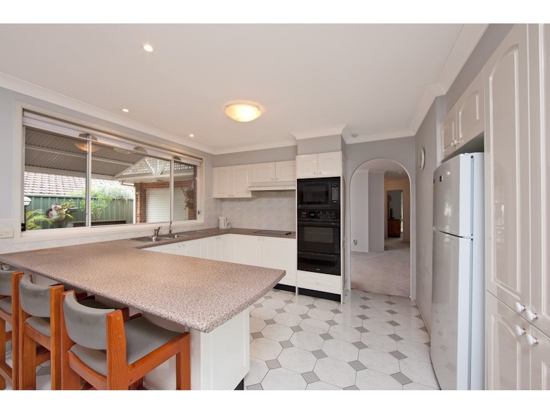 41 Girraween Avenue, Como NSW 2226