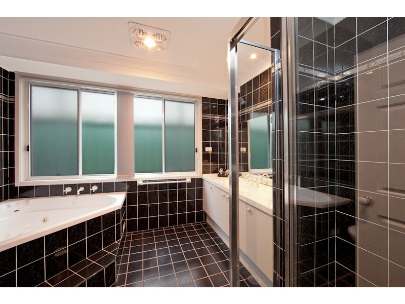 41 Girraween Avenue, Como NSW 2226