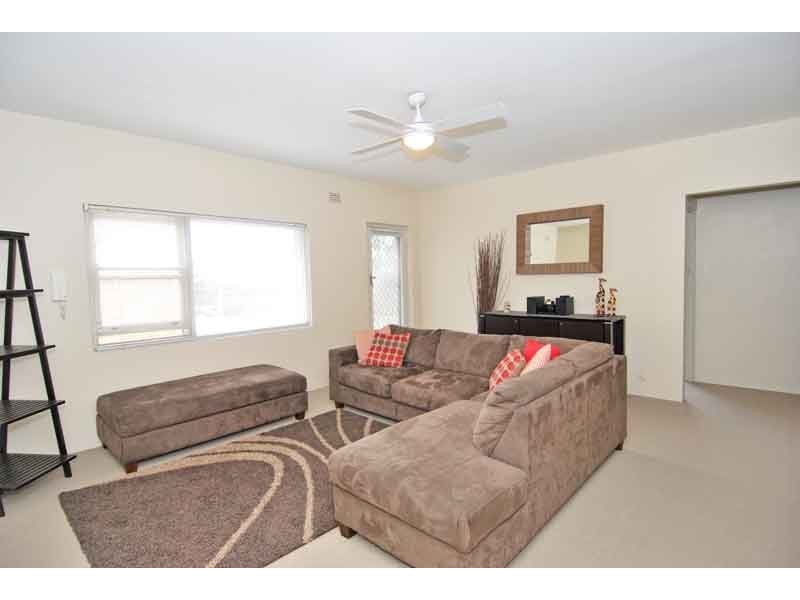 2/8 Oxley Avenue, Jannali NSW 2226