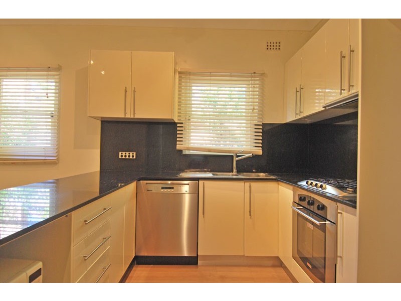 27 Novara Crescent, Como NSW 2226