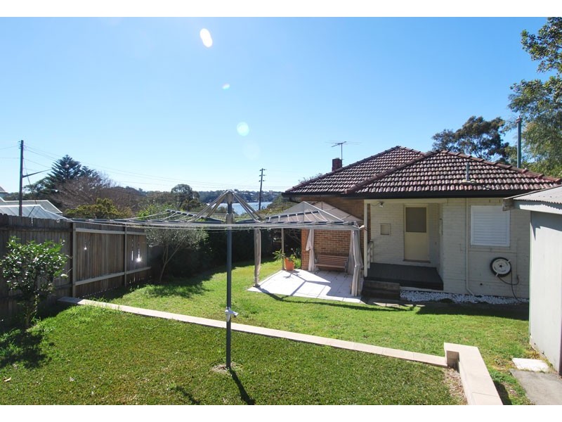 27 Novara Crescent, Como NSW 2226