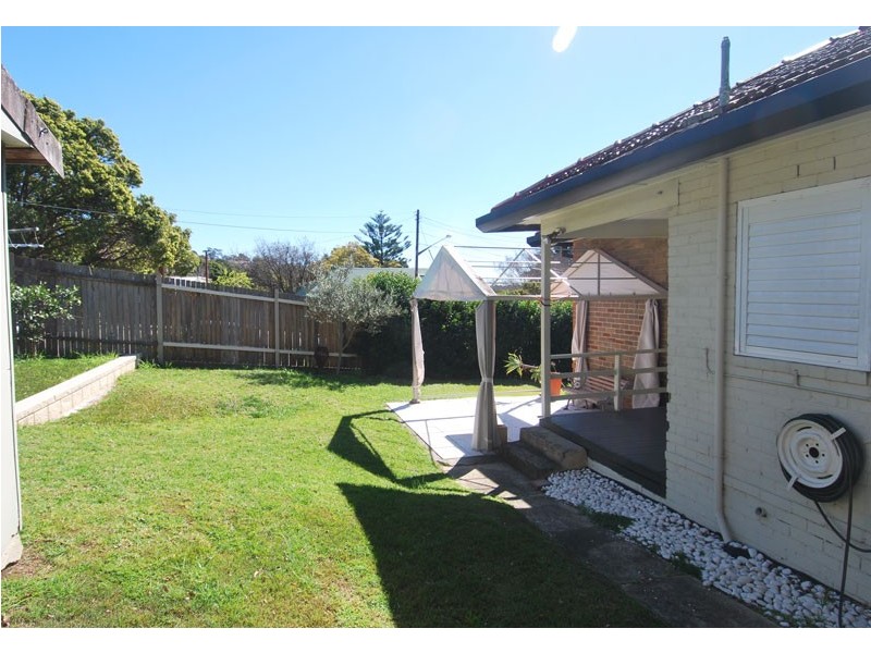 27 Novara Crescent, Como NSW 2226