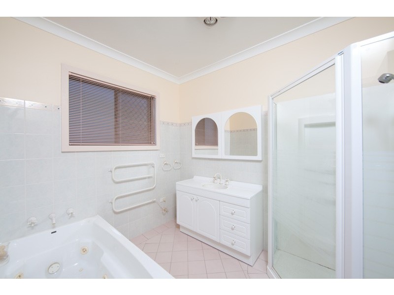 2 Laurina Avenue, Yarrawarrah NSW 2233