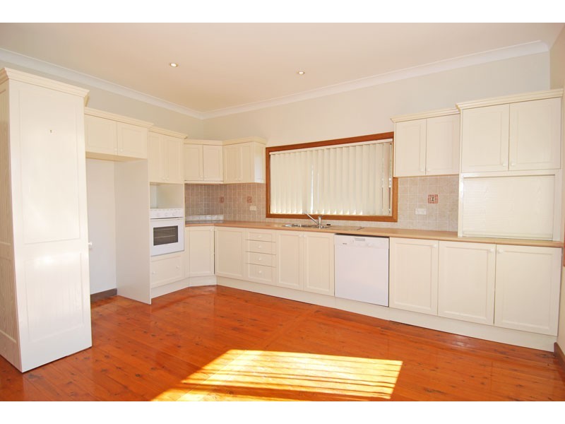 100 Wolger Street, Como NSW 2226