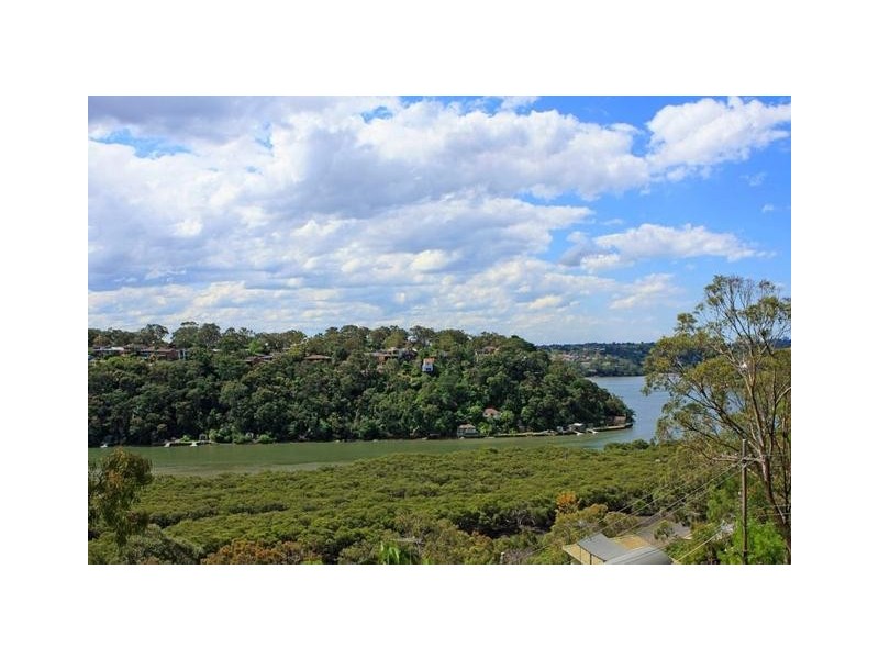 42 Central Avenue, Como NSW 2226