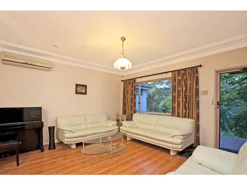 33 Magnolia Street, Kirrawee NSW 2232