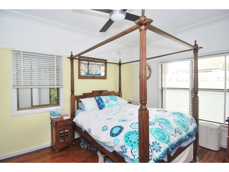 38 Oakwood Street, Sutherland NSW 2232