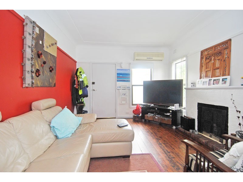 38 Oakwood Street, Sutherland NSW 2232