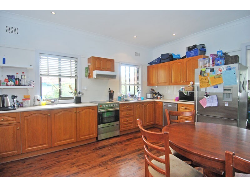 38 Oakwood Street, Sutherland NSW 2232