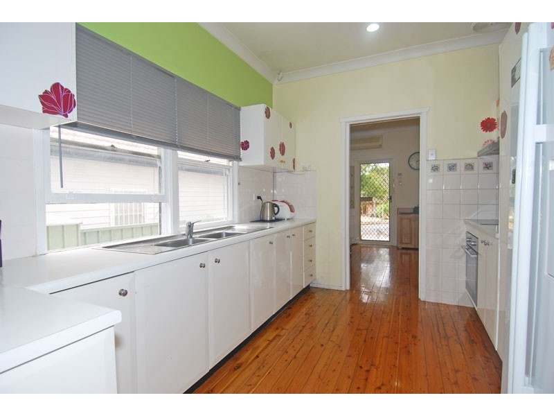 124 Waratah Street, Sutherland NSW 2232