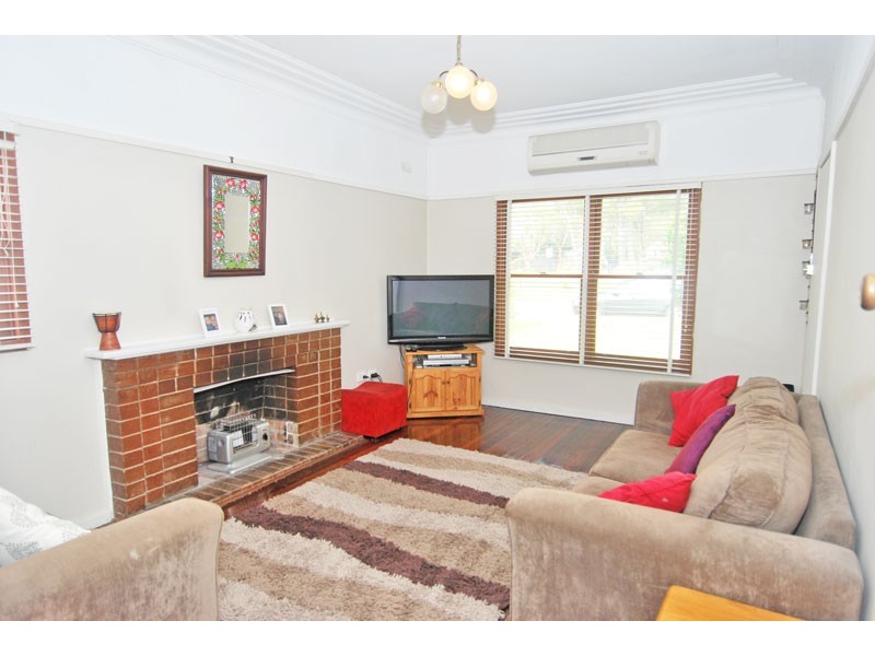 31 Moona Road, Kirrawee NSW 2232