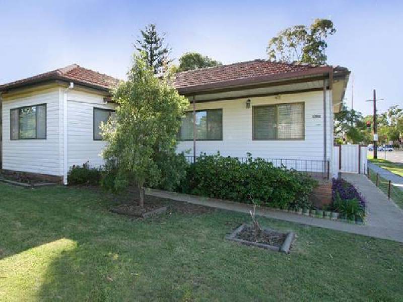 1 Durbar Avenue, Kirrawee NSW 2232