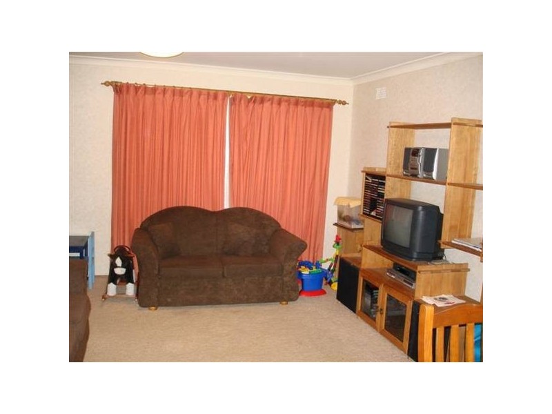 Woronora Crescent, Como NSW 2226