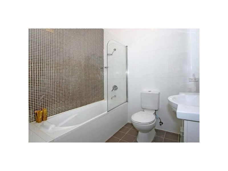 Osprey Drive, Illawong NSW 2234