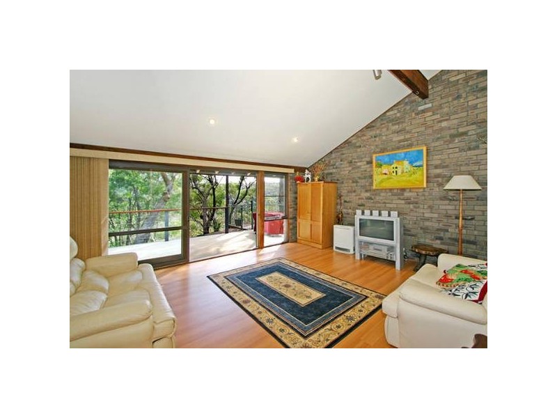 1 Geraldton Place, Yarrawarrah NSW 2233