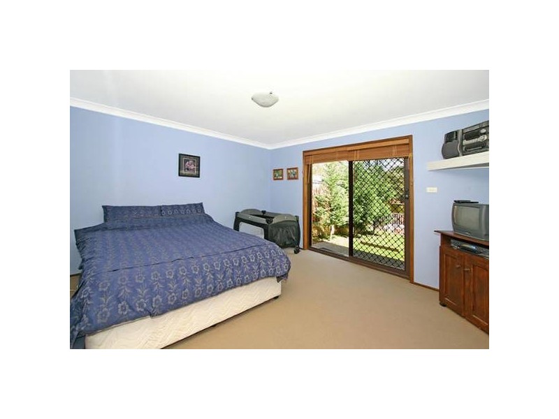 61 Oak Road, Kirrawee NSW 2232