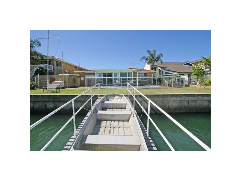 15 Hawkesbury Esplanade, Sylvania Waters NSW 2224