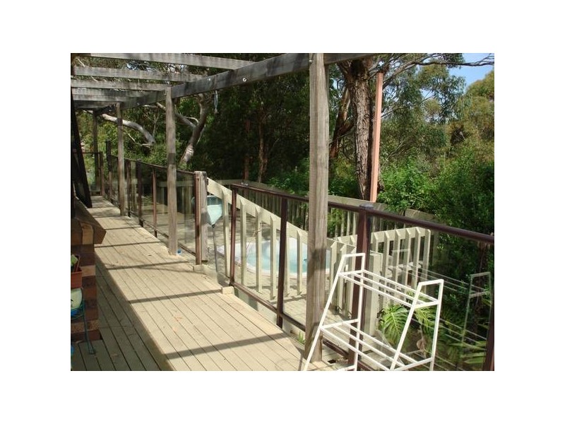 65 Barnes Crescent, Menai NSW 2234