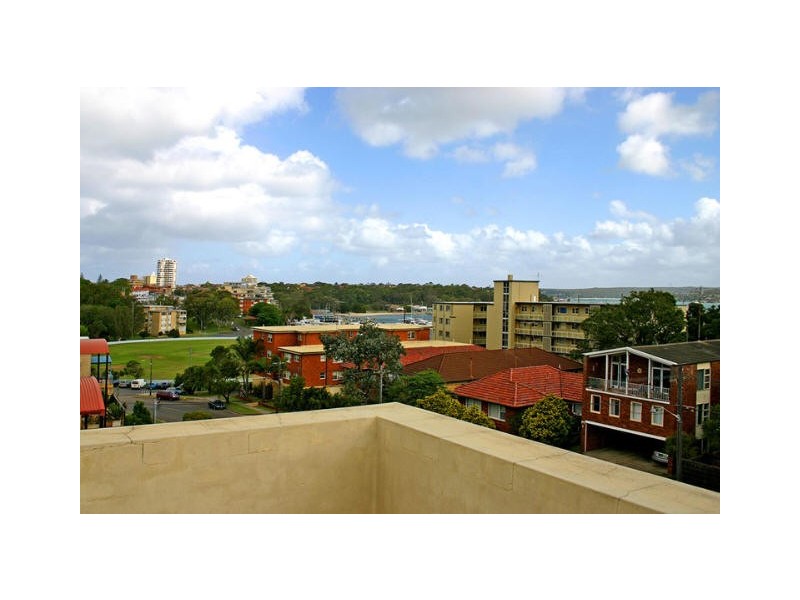 4/13-17 Searl Road, Cronulla NSW 2230