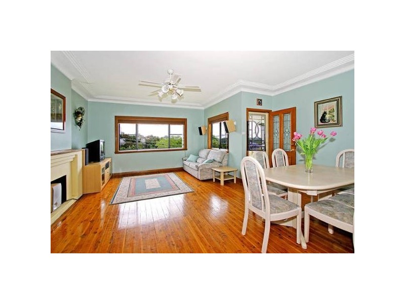 12 Warraba Street, Como NSW 2226