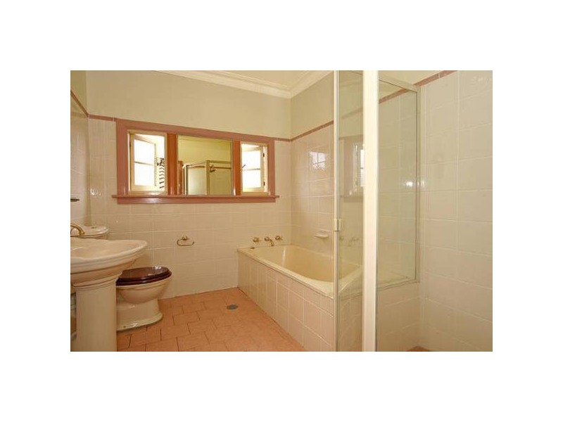 122 Wolger Street, Como NSW 2226