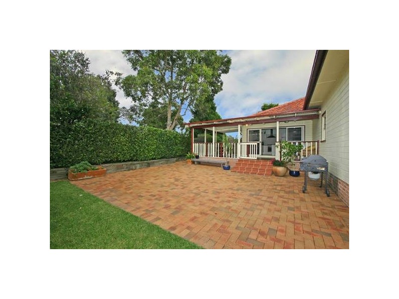 122 Wolger Street, Como NSW 2226