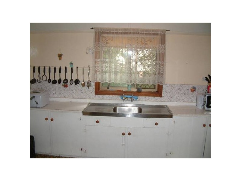 111 Oak Road, Kirrawee NSW 2232