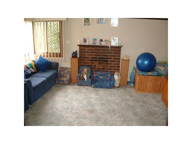 111 Oak Road, Kirrawee NSW 2232