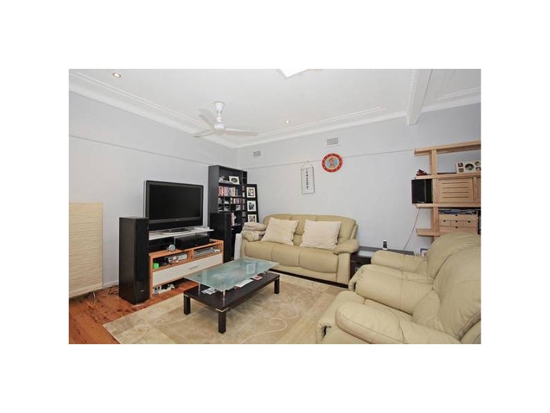 61 Merton Street, Sutherland NSW 2232