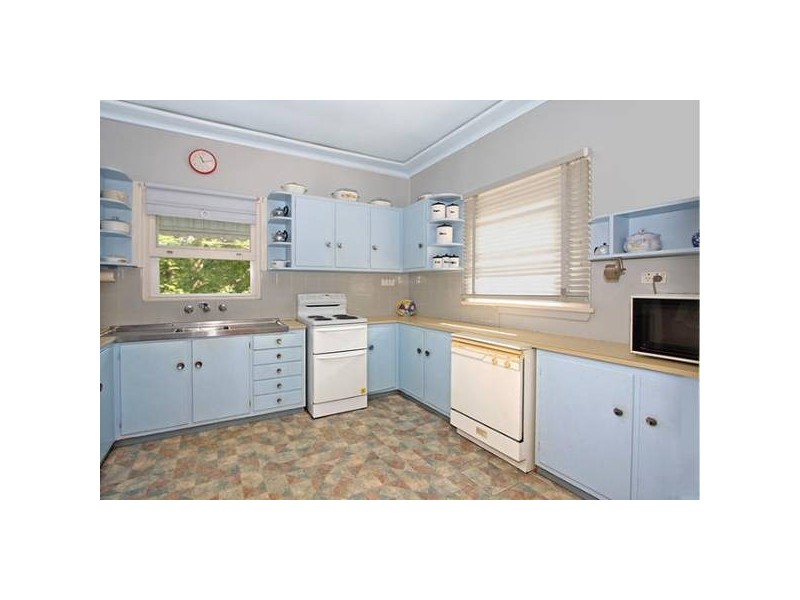 31 Acacia Road North, Kirrawee NSW 2232