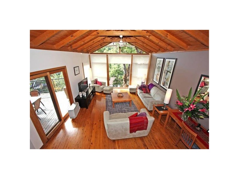 18 Upper Washington Drive, Bonnet Bay NSW 2226