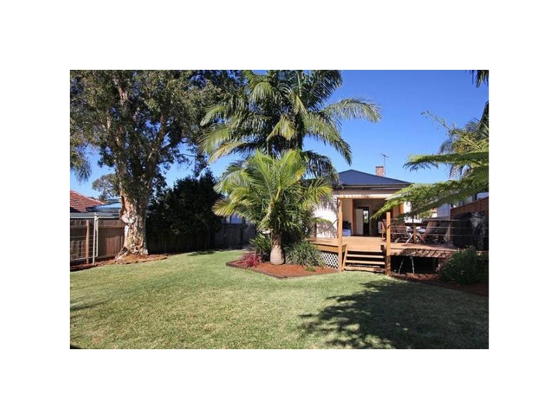 23 Gailes Street, Sutherland NSW 2232