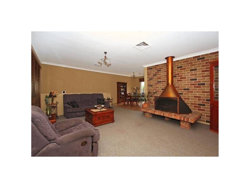 52 Tea Tree Place, Kirrawee NSW 2232