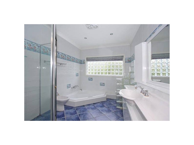 52 Tea Tree Place, Kirrawee NSW 2232