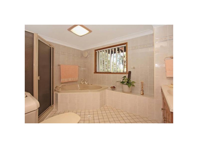 20 Lincoln Crescent, Bonnet Bay NSW 2226