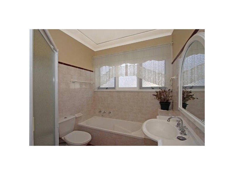 11 Honeysuckle Street, Jannali NSW 2226