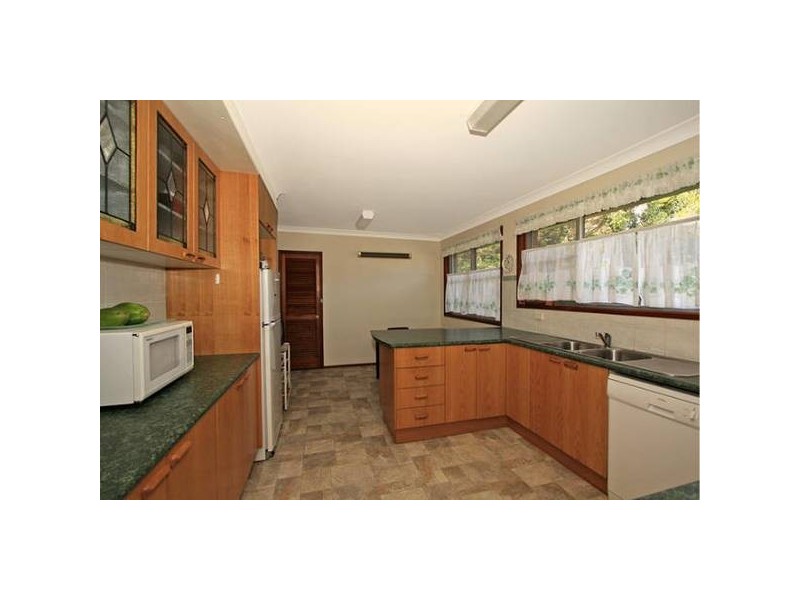 8 Tivoli Esplanade, Como NSW 2226