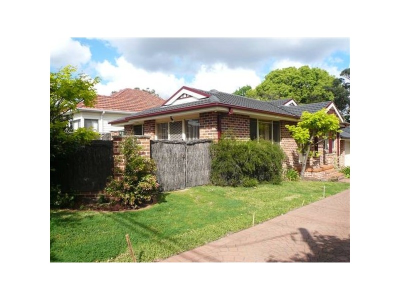 1/109 Oak Road, Kirrawee NSW 2232