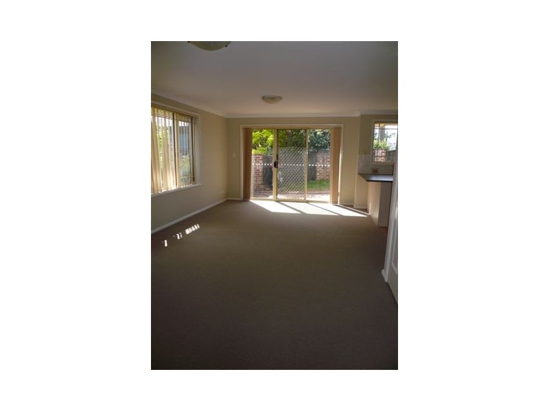 1/109 Oak Road, Kirrawee NSW 2232