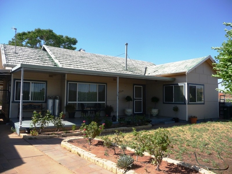 35-37 Gaffney Street, Broken Hill NSW 2880