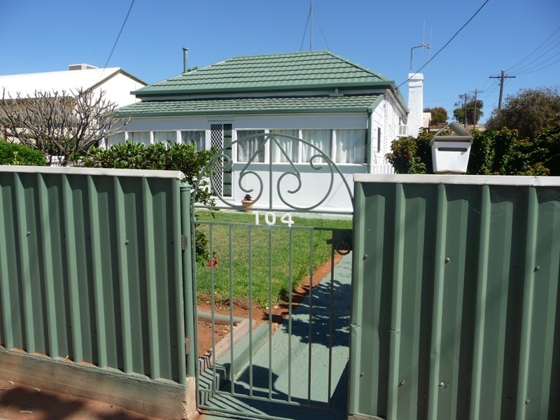104 Williams Street, Broken Hill NSW 2880