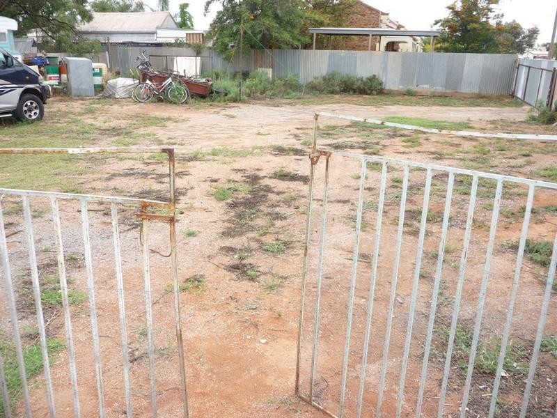 671 + 673 Chapple Street, Broken Hill NSW 2880