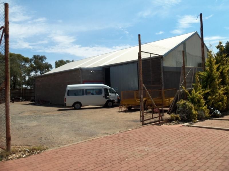 1 McGillivray Drive, Broken Hill NSW 2880