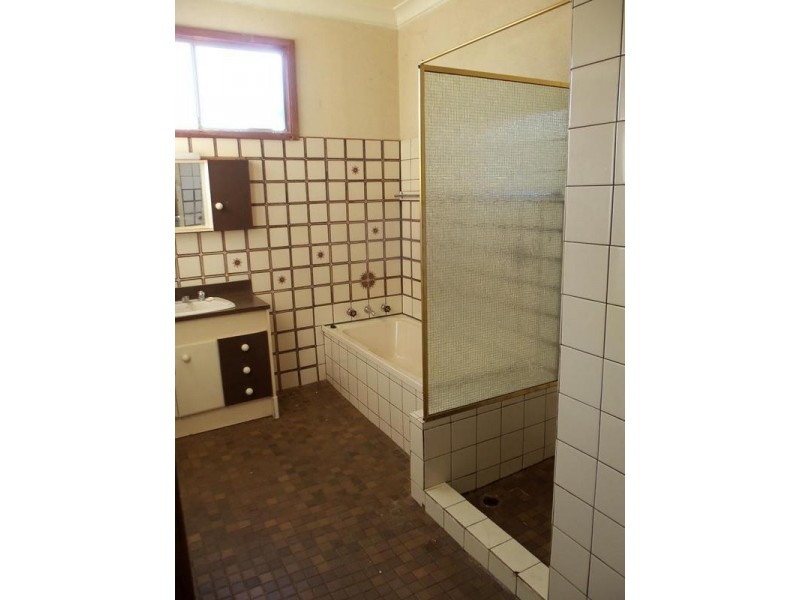 5 Racecourse Road, Broken Hill NSW 2880