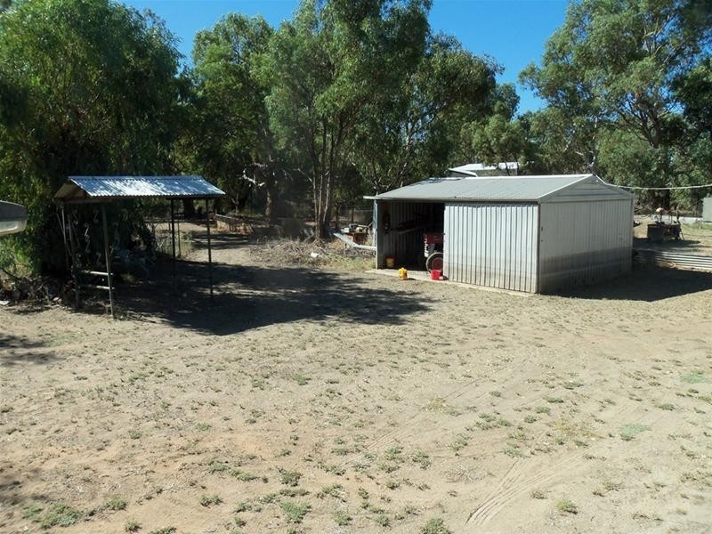 28 Pooncarrie Road, Menindee NSW 2879