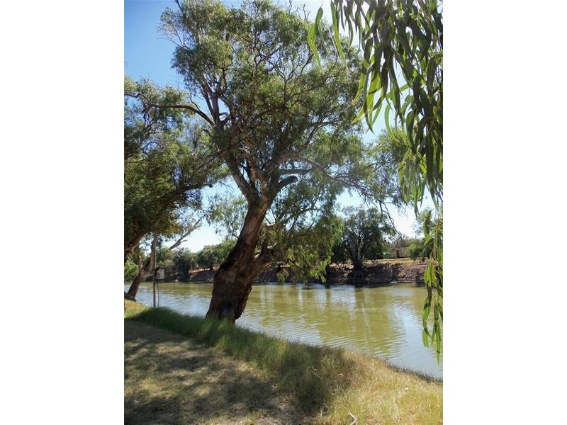 28 Pooncarrie Road, Menindee NSW 2879