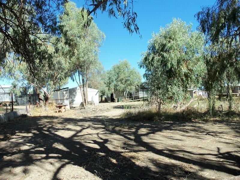28 Pooncarrie Road, Menindee NSW 2879