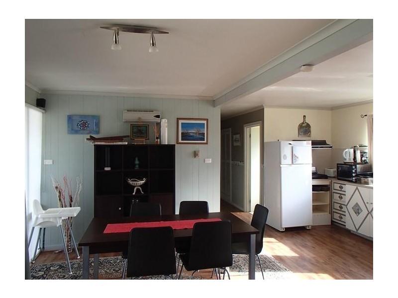 30 Lakeview Avenue, Menindee NSW 2879