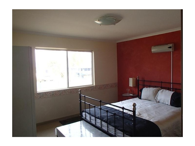30 Lakeview Avenue, Menindee NSW 2879