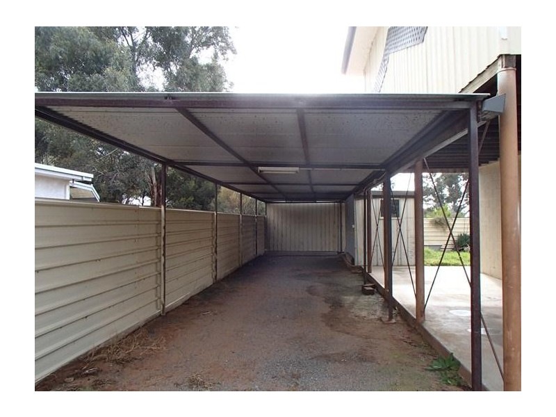 30 Lakeview Avenue, Menindee NSW 2879